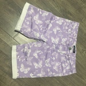CROPPED LIKE NEW PURPLE BUTTERFLY SHORTS 🦋